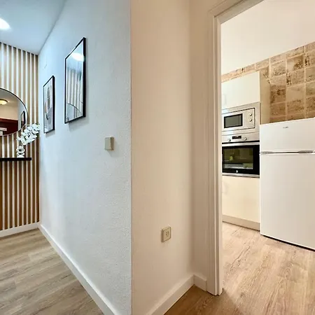 Spacious 3bd With 2bh & Ac Апартаменты Малага