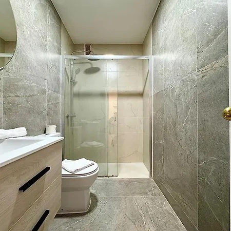 Апартаменты Spacious 3bd With 2bh & Ac
