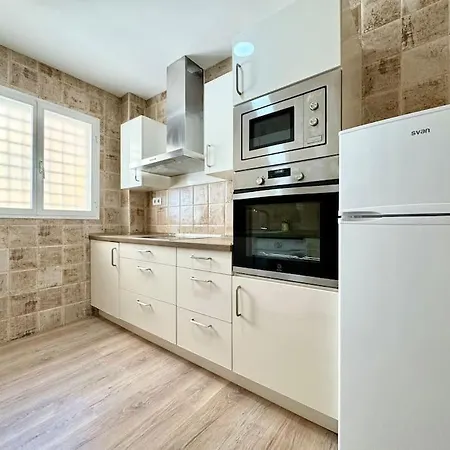 Spacious 3bd With 2bh & Ac Málaga