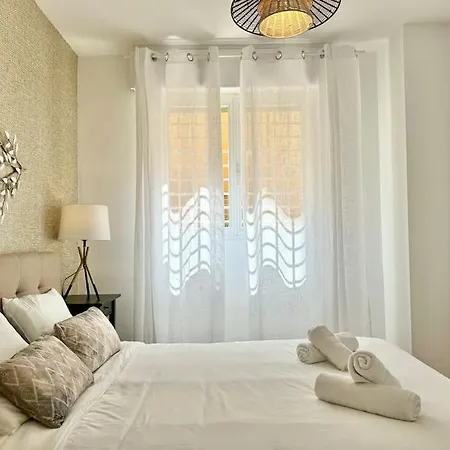 Spacious 3bd With 2bh & Ac شقة *